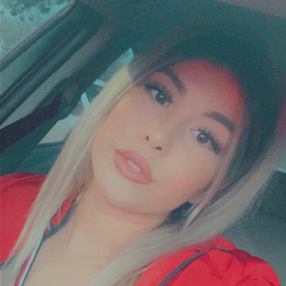 Meet your Posher, Gisselle - Picture 1 of 1